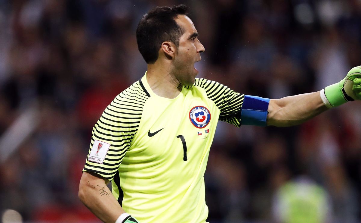 El enredo de Claudio Bravo en el amistoso de Chile en Lisboa: la invitación no fue de Portugal