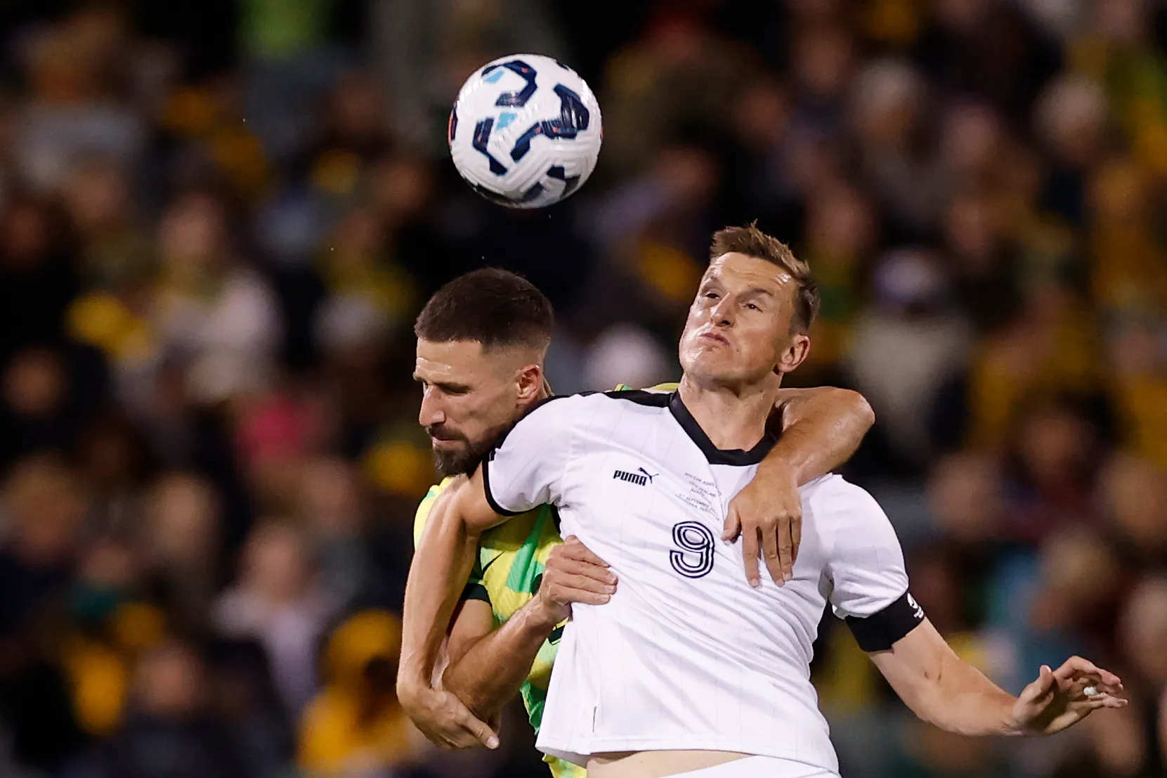 Difícil de marcar: Chris Wood es un portaviones en el área | Getty Images