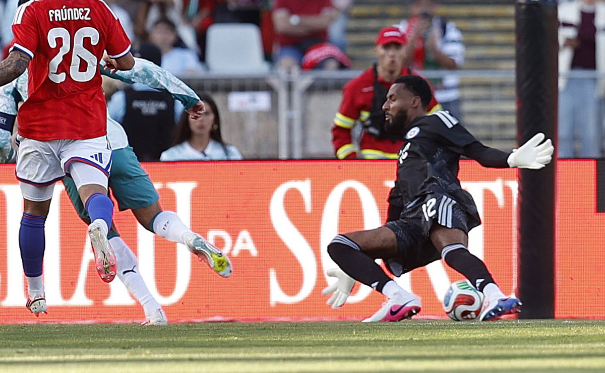 Formador de Bravo destaca a Vigouroux en La Roja contra Portugal: “Nos salvó de una boleta”