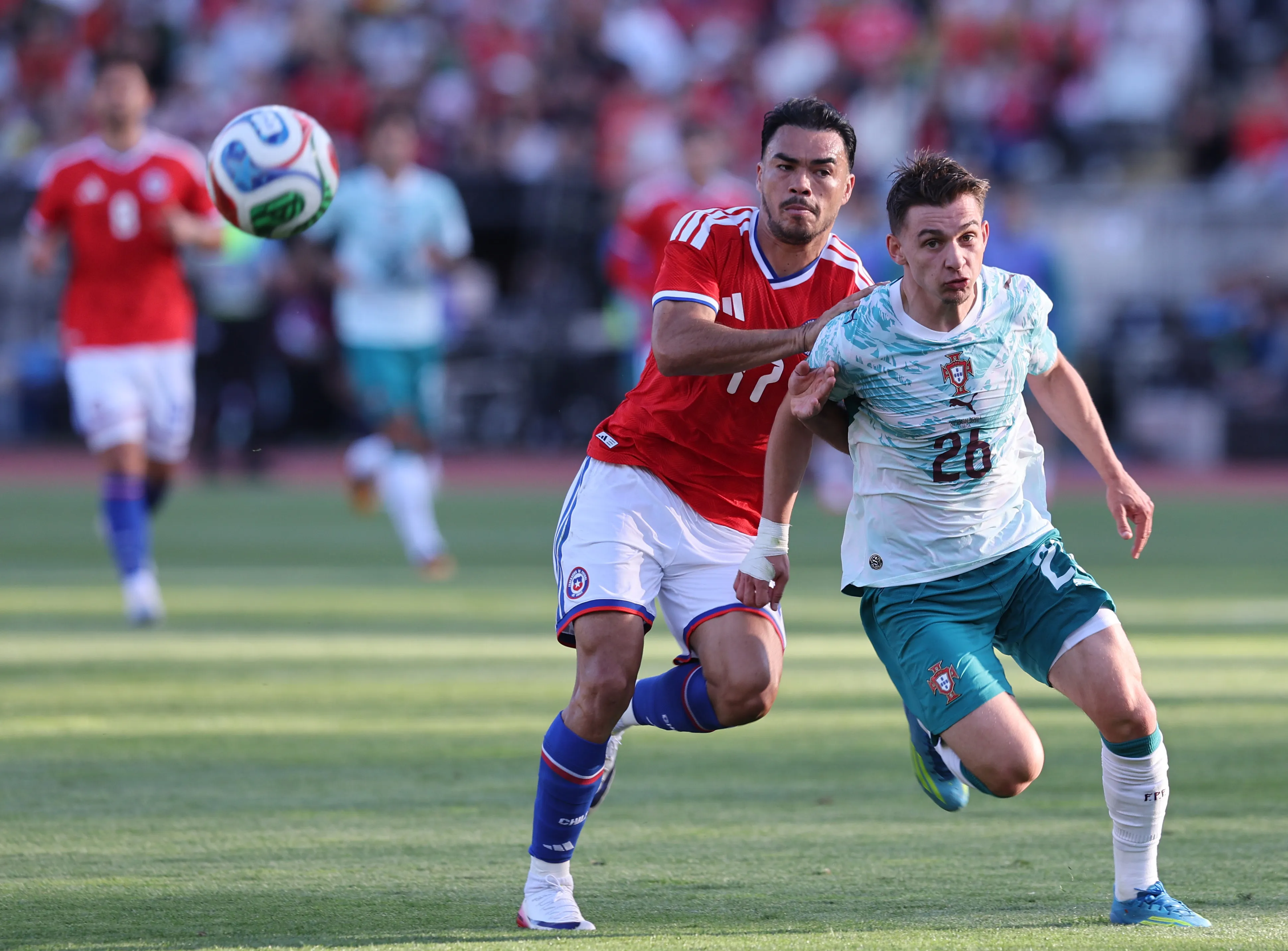 Gabriel Suazo perdió un balón en el segundo gol de Portugal | Getty Images