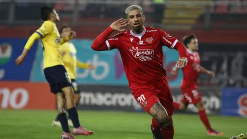 Tabla: Ñublense clasifica y deja fuera a la Católica en la Copa de la Liga.