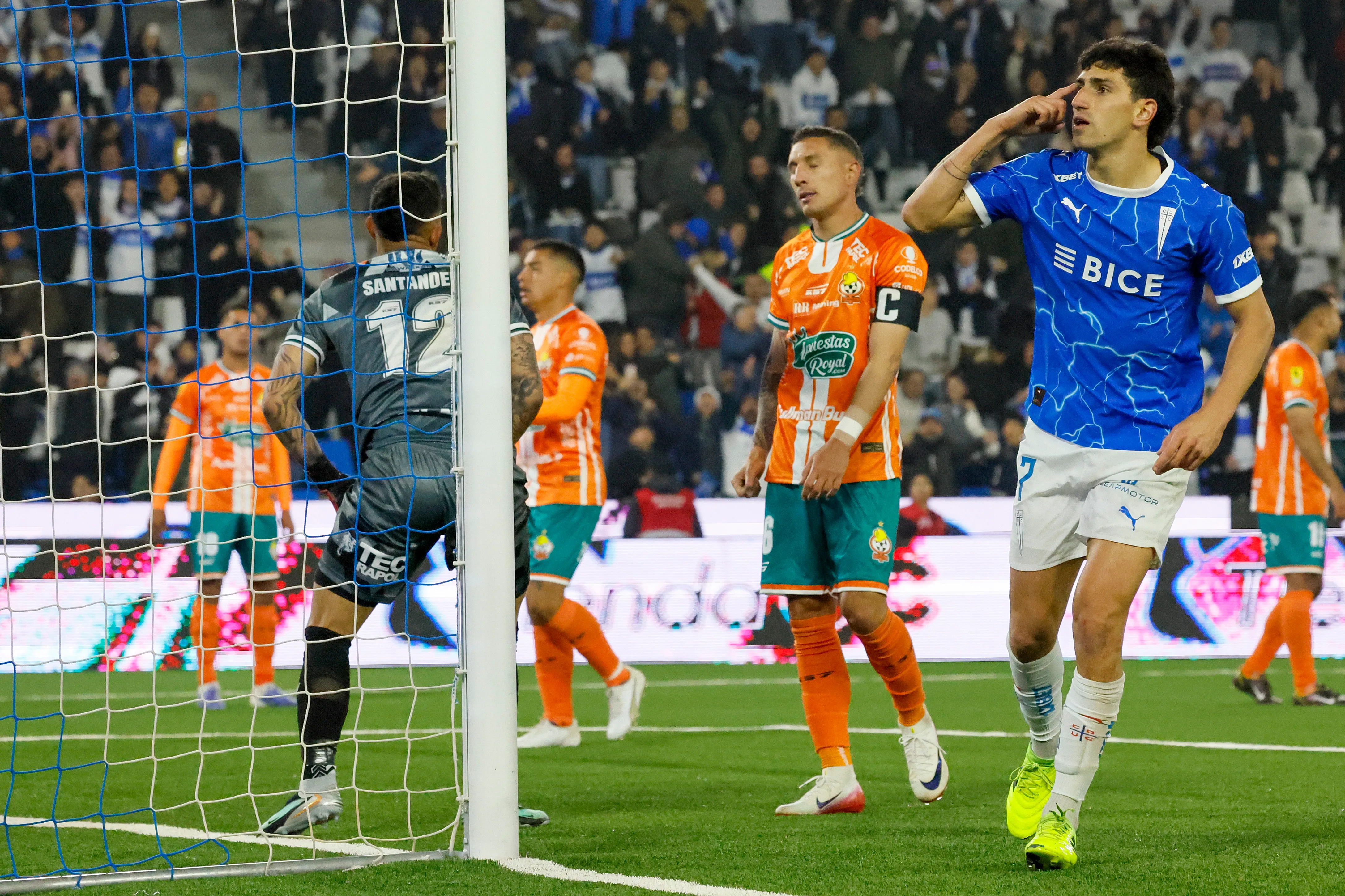 Frente en alto: La UC eliminada de la Copa de la Liga, pero con goleada ante Cobresal.