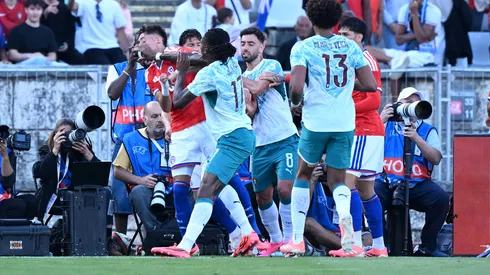 Iván Román y Rafael Leao terminaron a los combos en el amistoso de Chile y Portugal.