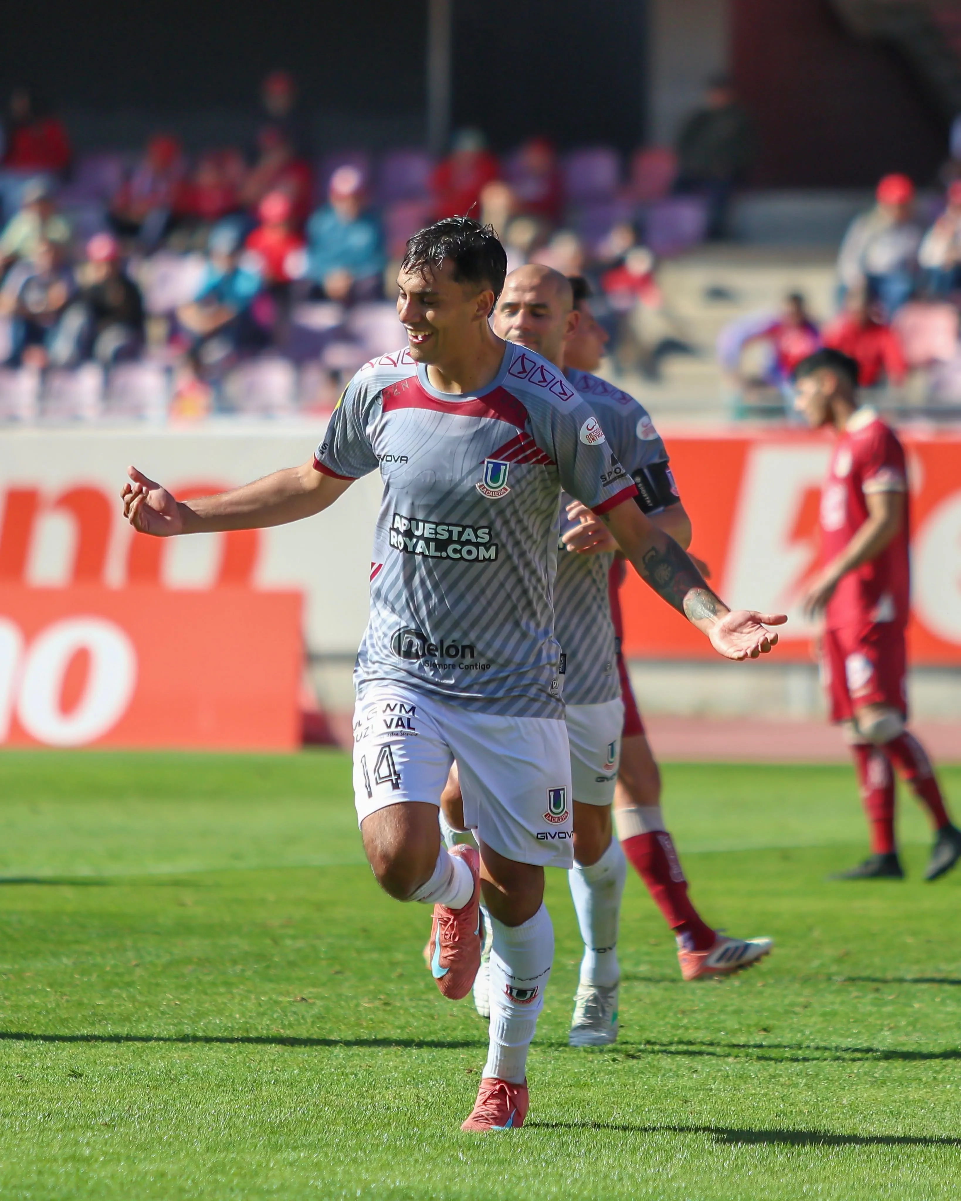 Unión La Calera venció a La Serena y, gracias al empate de la U con Audax, se quedó con el liderato de la tabla de la Copa de la Liga. Foto: U. La Calera.