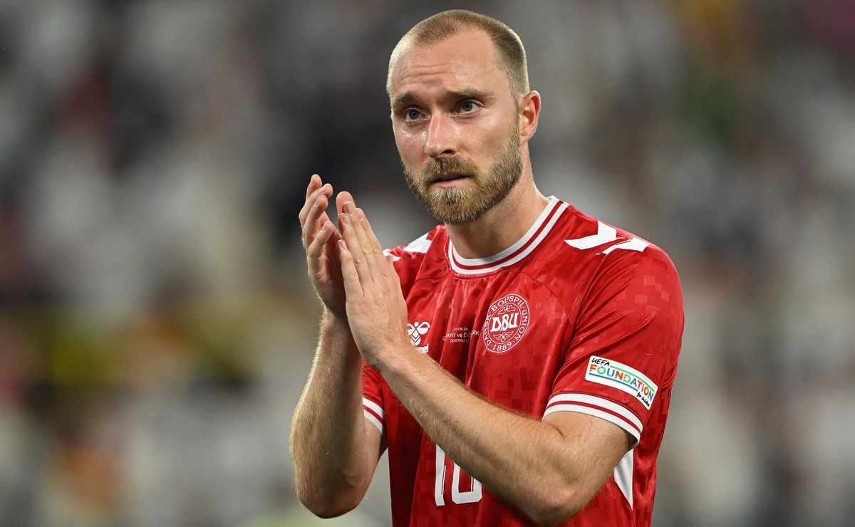 Dinamarca informa el estado de Christian Eriksen tras desplomarse: “Se encuentra bien”