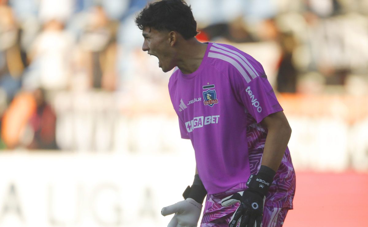 Eduardo Villanueva sufre en Colo Colo: “Oportunidades va a tener, pero ya no con la misma confianza”