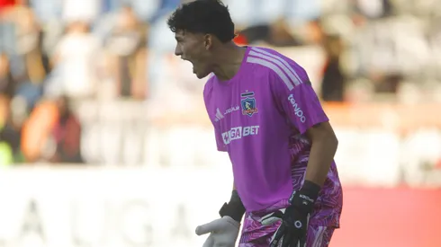 Eduardo Villanueva volvió a sumar minutos en Colo Colo pero falló cuando más se le necesitaba.