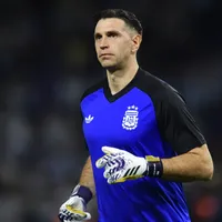 No es broma: Dibu Martínez negocia su llegada a la Juventus