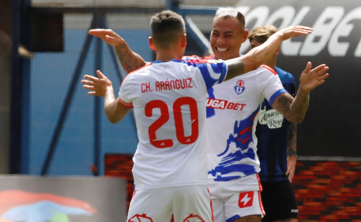 Compañero de la generación dorada pide el regreso de Eduardo Vargas en la selección chilena