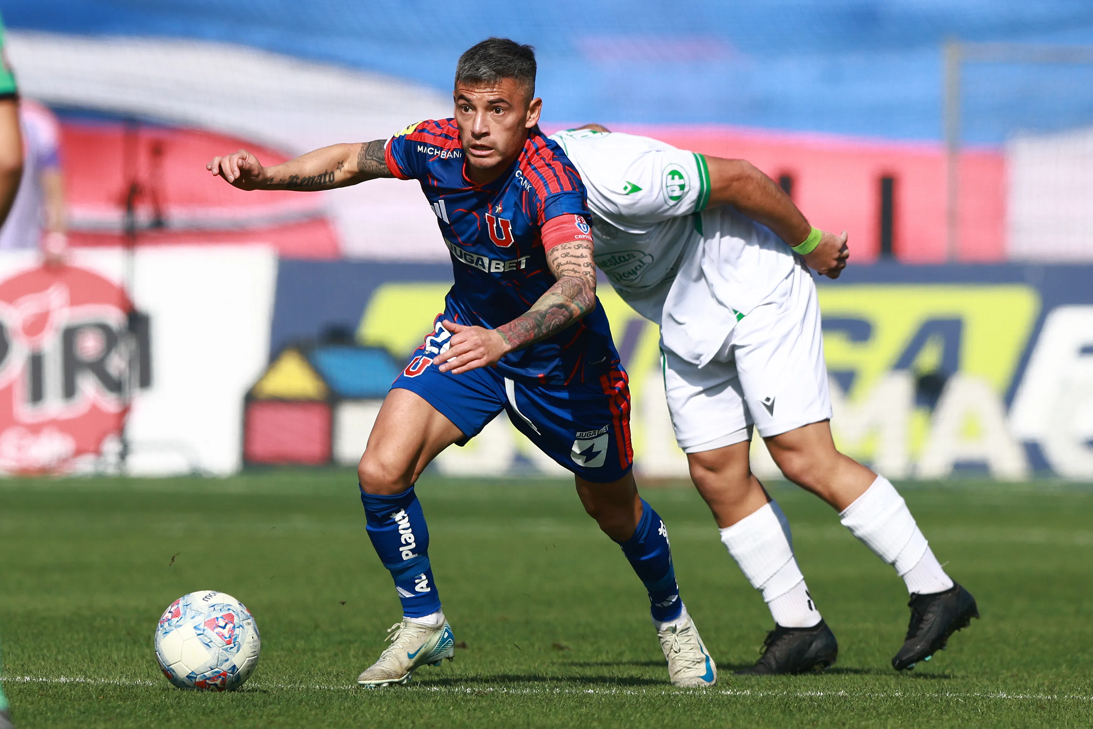 Charles Aránguiz espera regresar en la Copa Chile con la U.