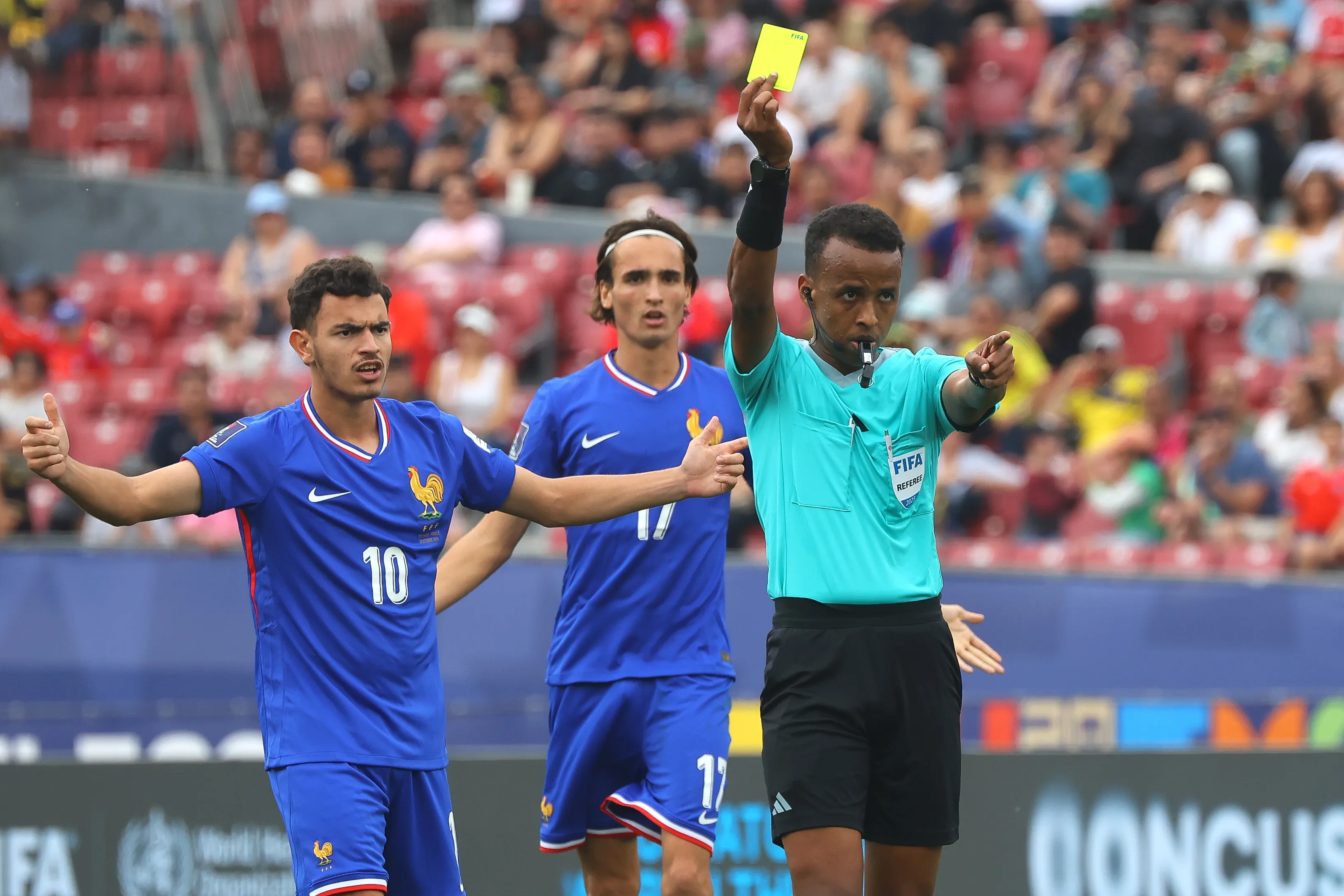 Omar Abdulkadir Artan, quien dirigió en el Mundial Sub 20 en Chile, quedó fuera de la Copa del Mundo | Photosport