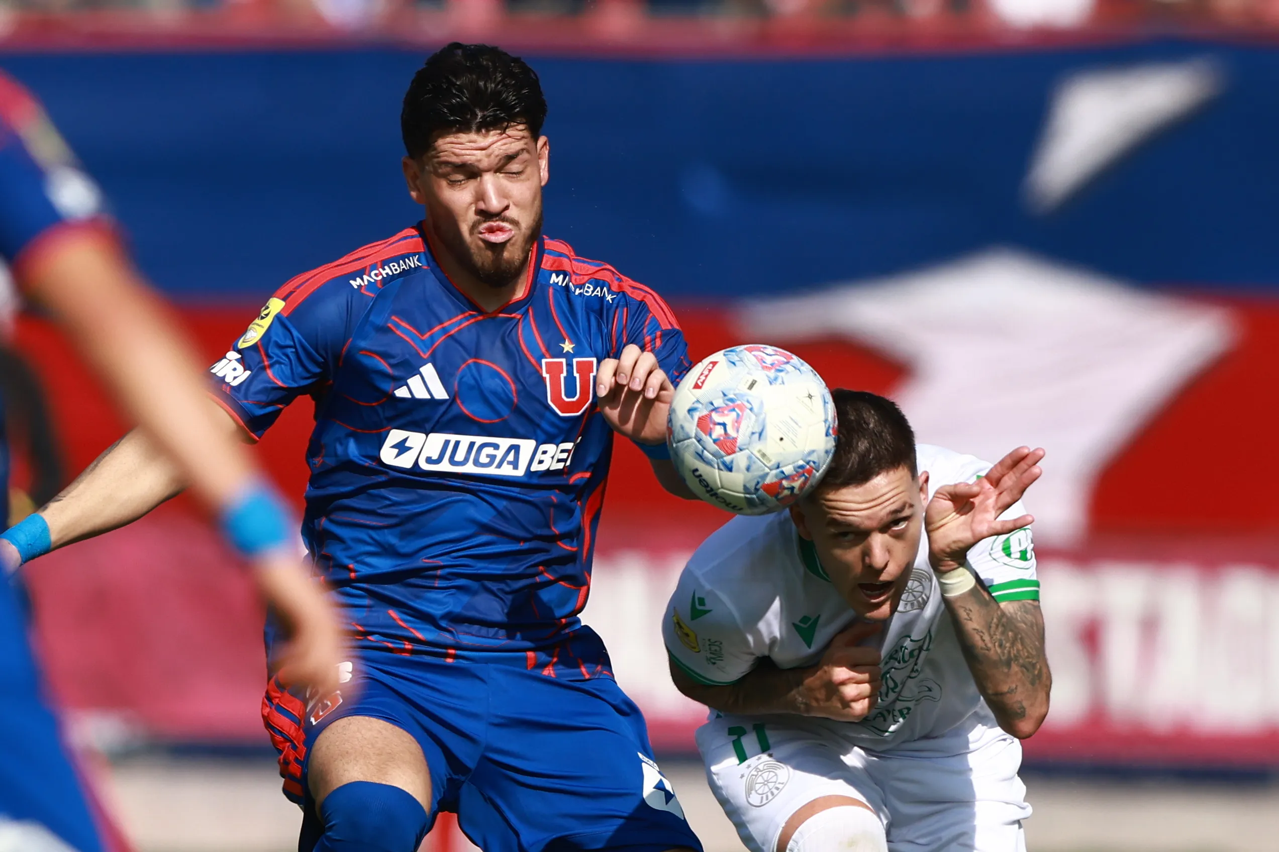 Bianneider Tamayo sigue siendo titular en la U. Foto: Felipe Zanca/Photosport