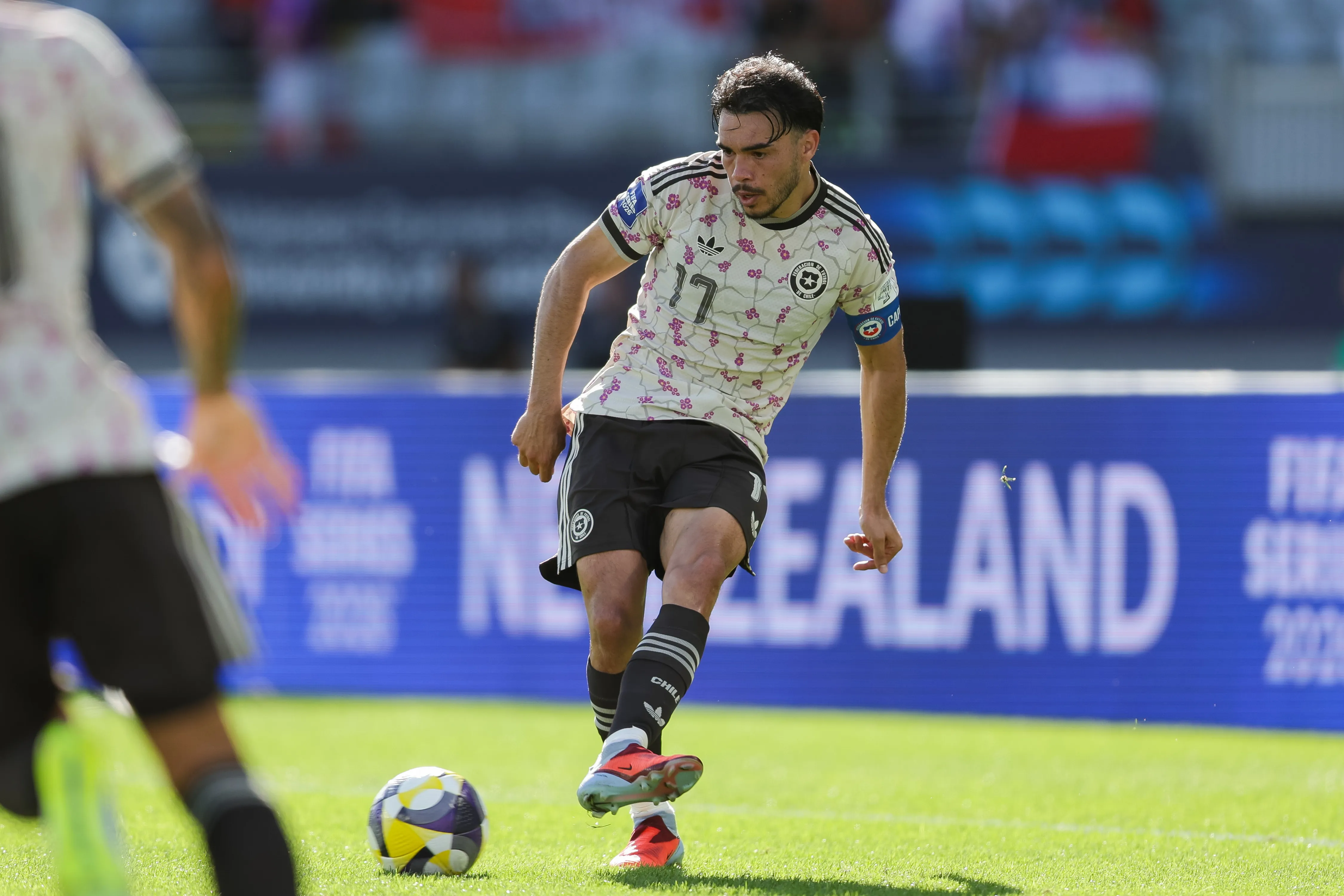 Otra imagen de Gabriel Suazo en la selección chilena. (Joshua Devenie | Photosport).