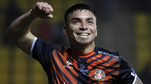 Popín Castro es genio y figura en Deportes Limache.