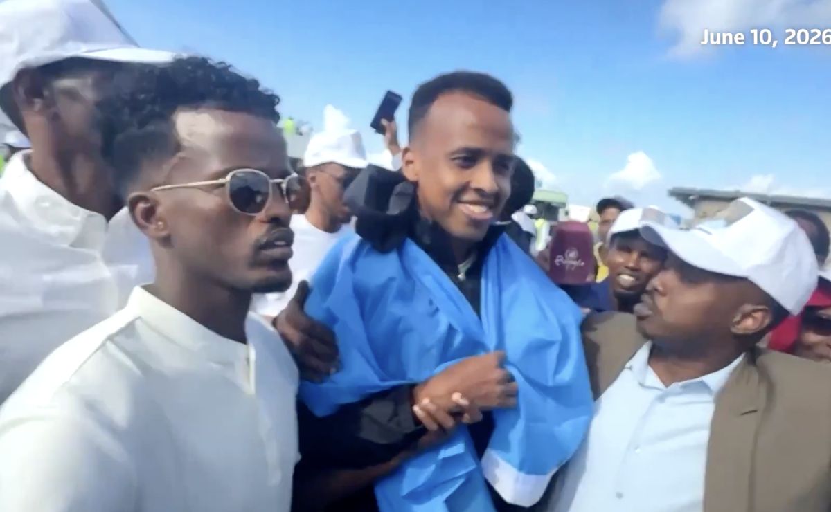 Omar Abdulkadir Artan, árbitro marginado del Mundial 2026, es recibido como héroe en Somalia