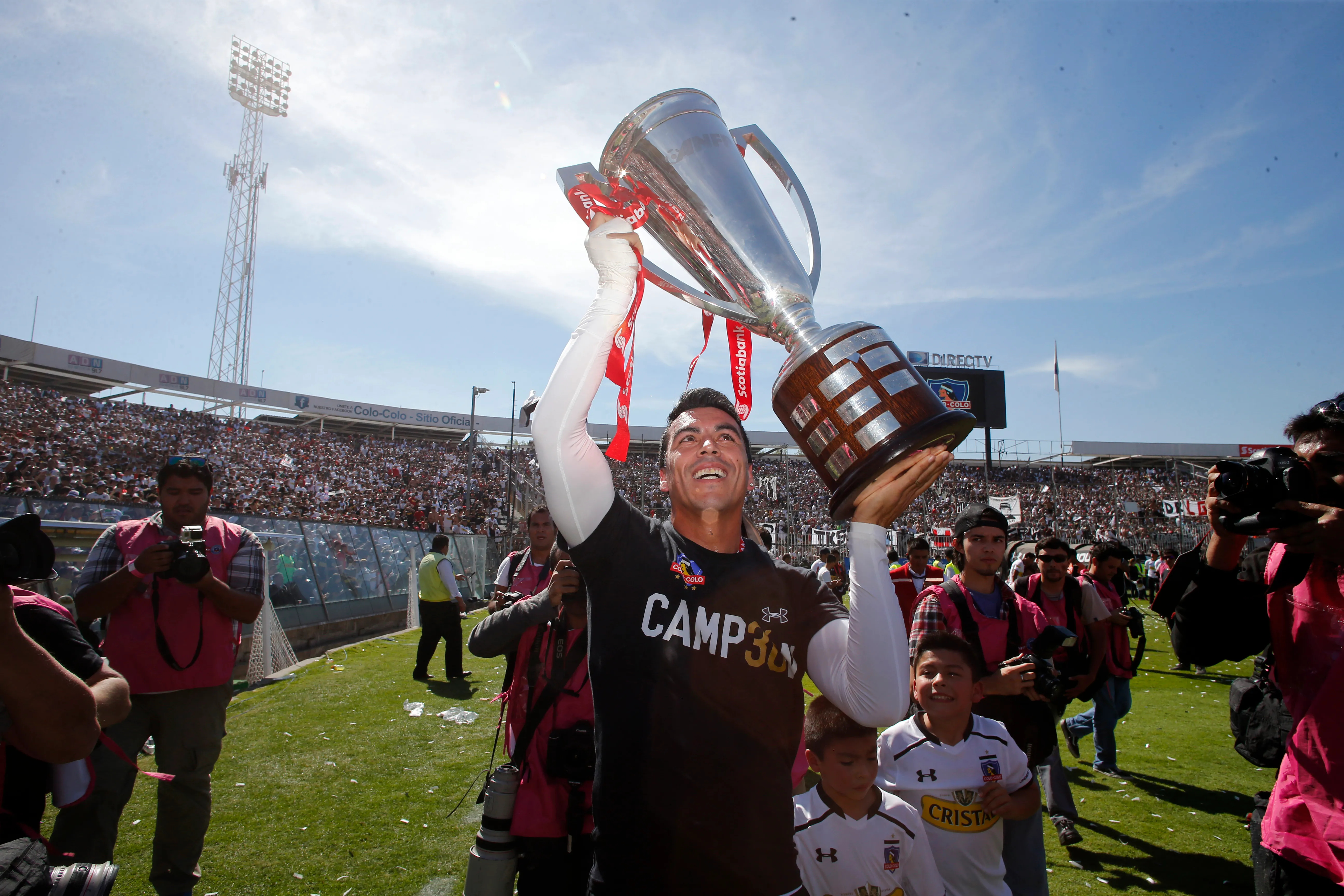 Esteban Paredes celebrando la 30 | Photosport