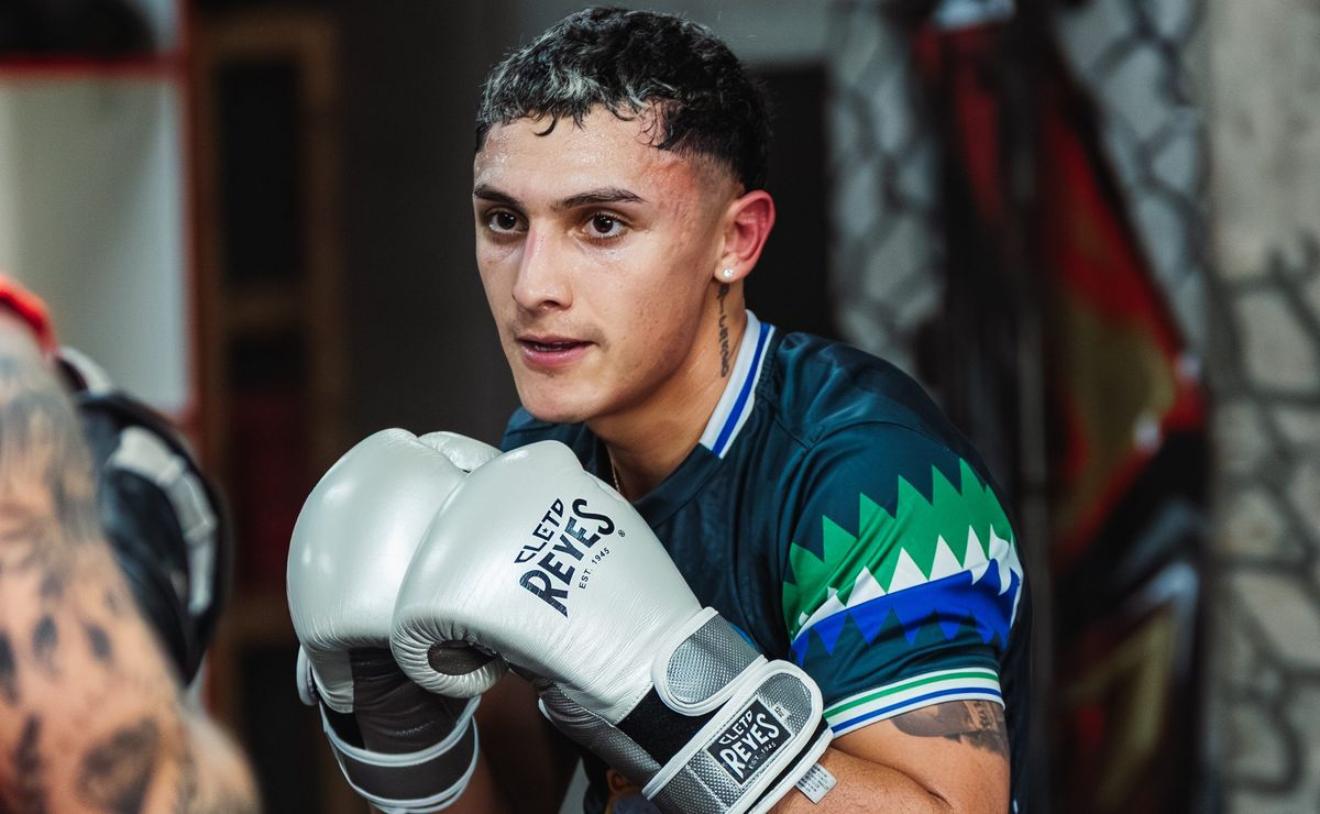 Junior Cruzat arriesga su invicto y título mundial ante un peligroso colombiano en Santiago