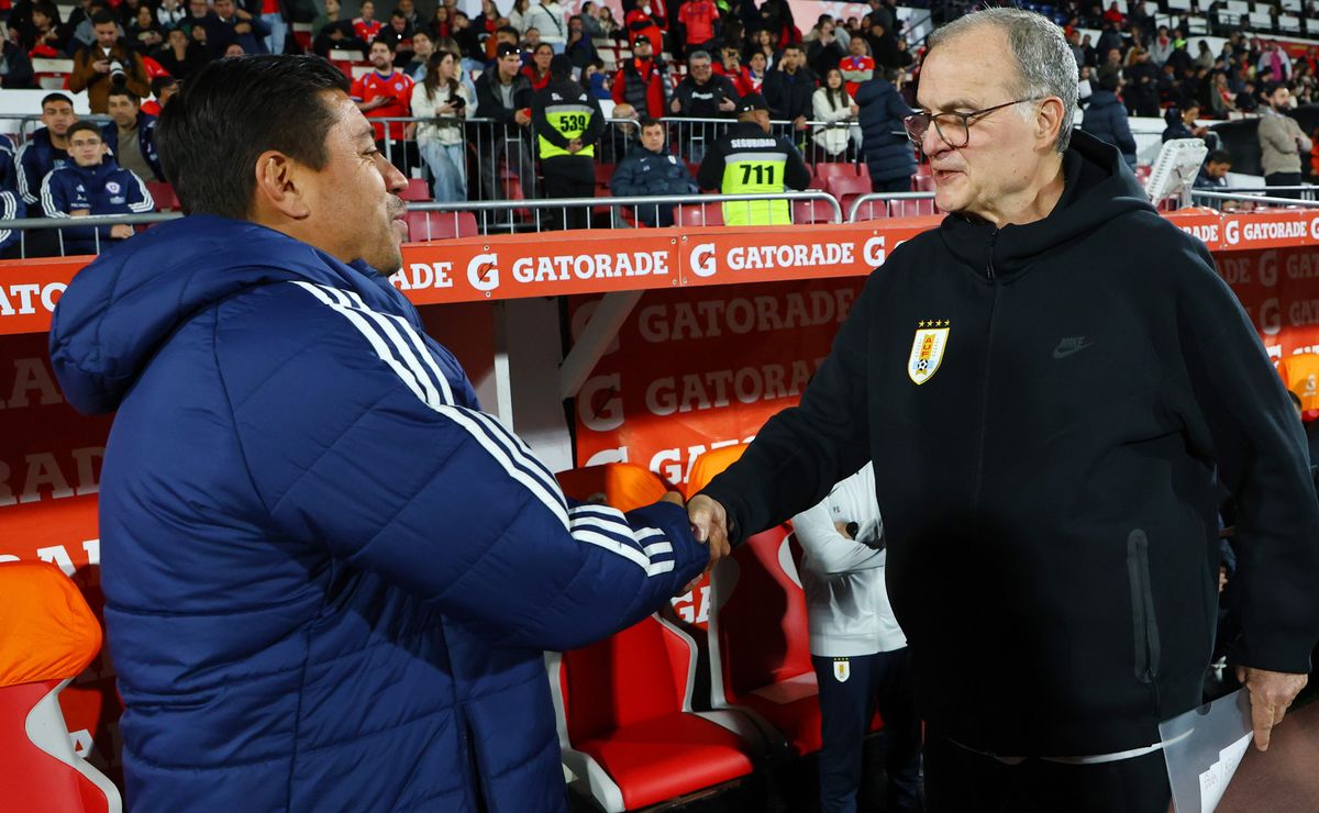 Miguel Ángel Gamboa pide que Chile vaya a buscar a Marcelo Bielsa post Mundial: “Puede quedar libre”
