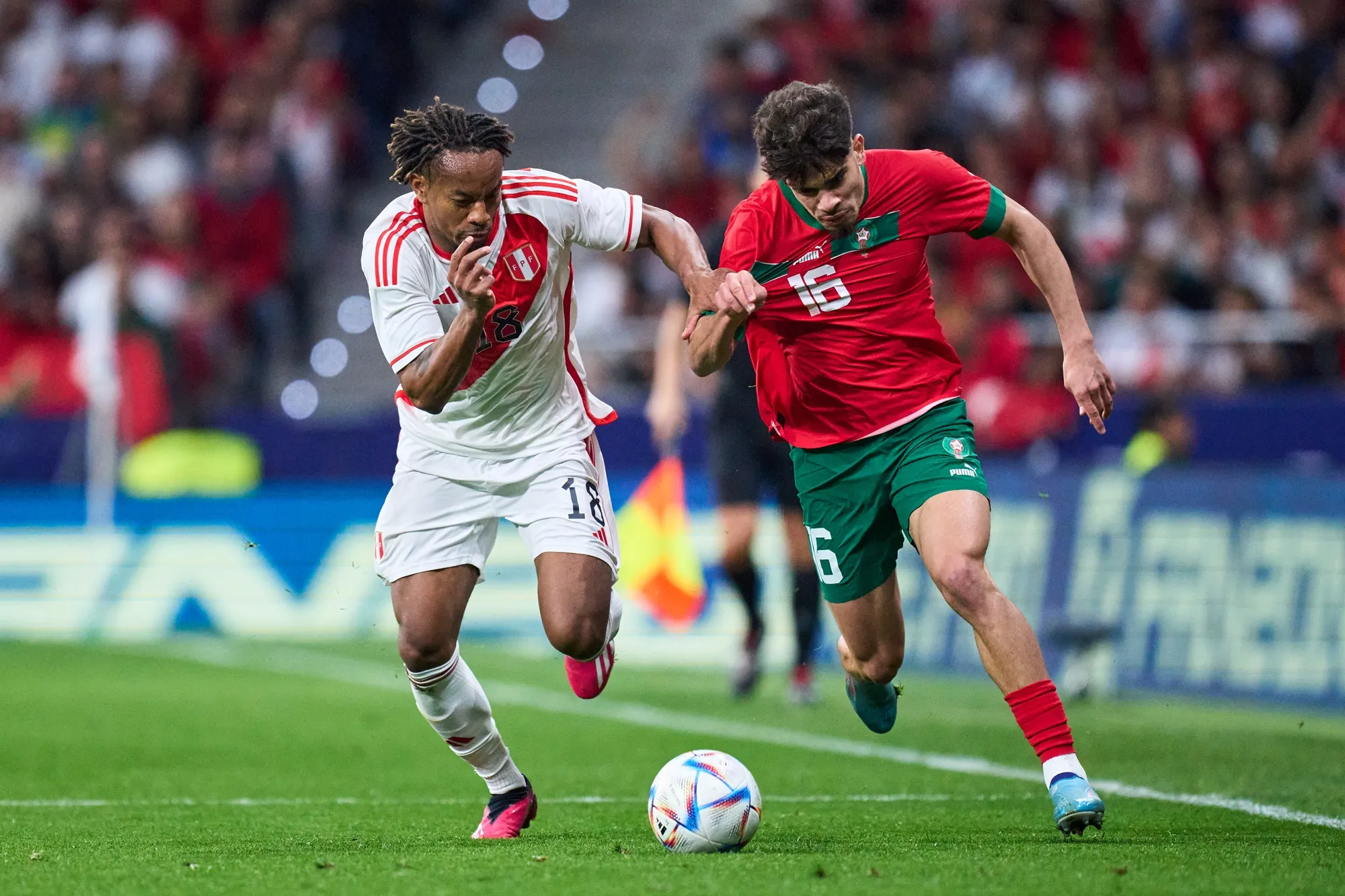 Ez Abde en un amistoso frente a Perú. (Alex Caparros/Getty Images).