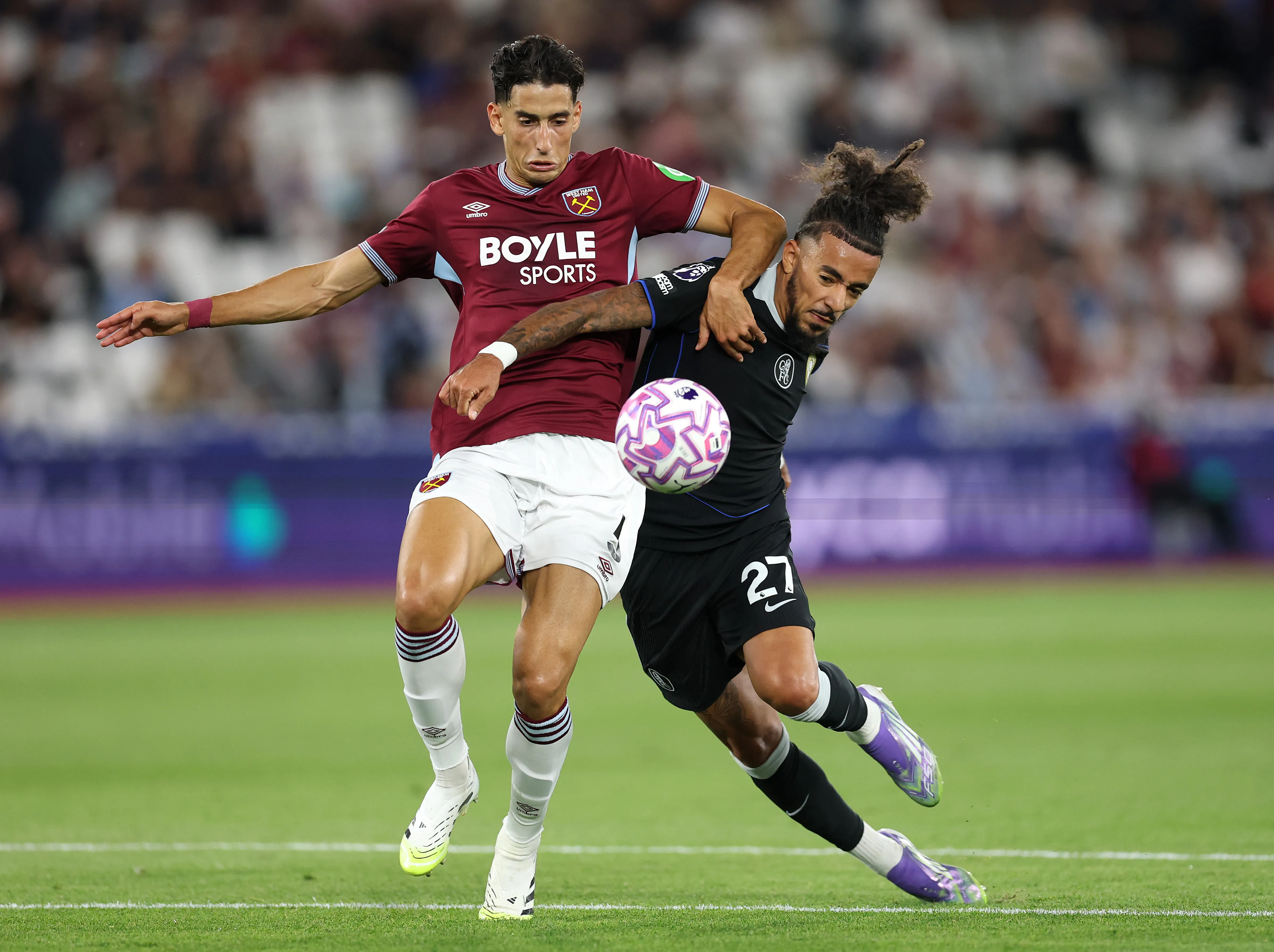 Nayef Aguerd en acción por el West Ham United esta campaña. (Julian Finney/Getty Images).