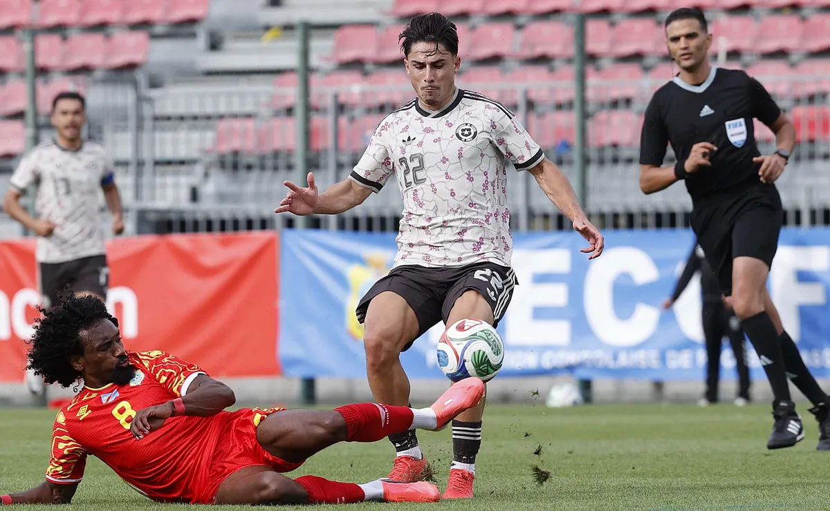 Nils Reichmuth recibe aplausos en su debut con la selección chilena Nils Reichmuth recibe aplausos en su debut con la selección chilena