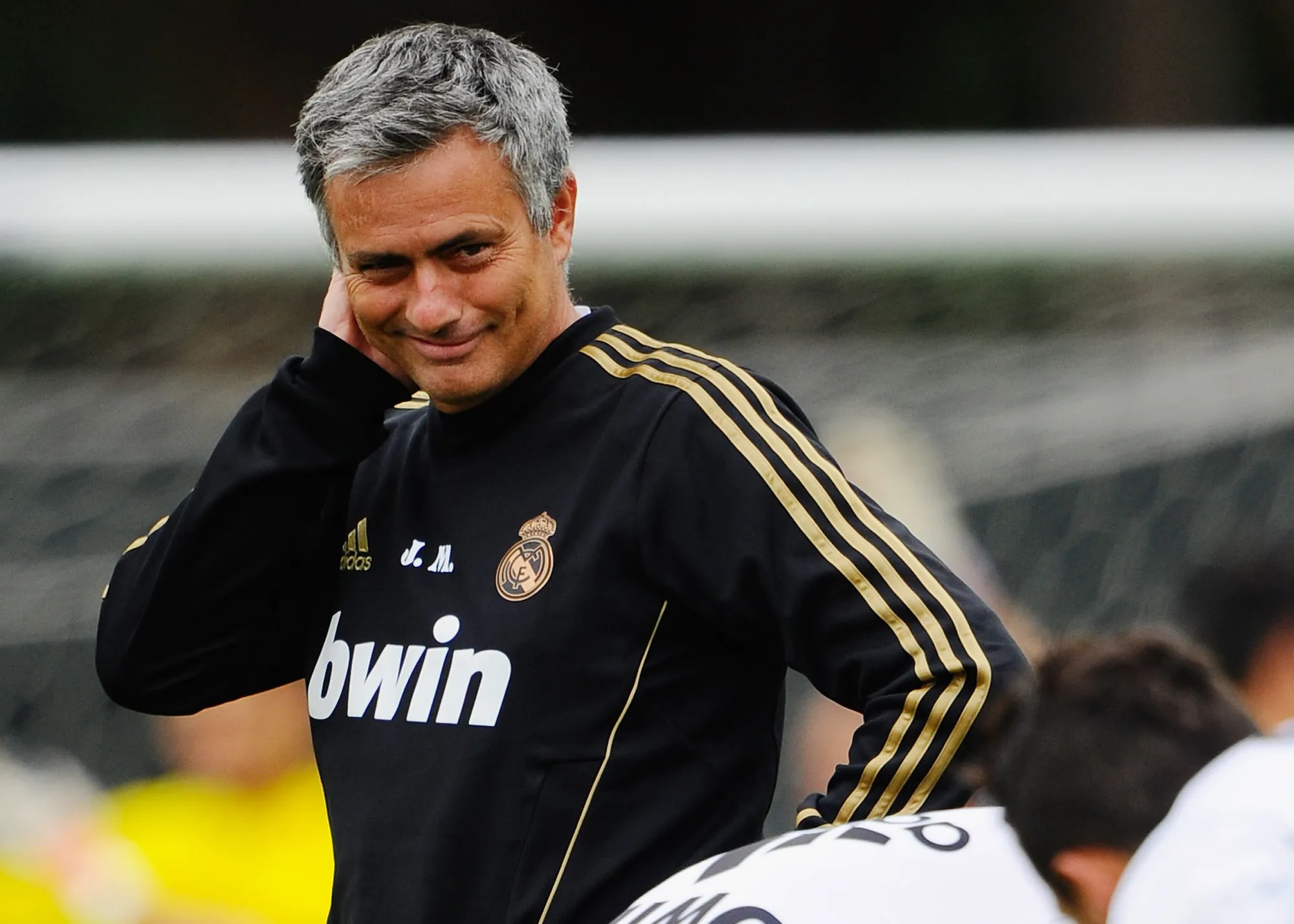 Real Madrid anuncia a nuevo DT: José Mourinho.