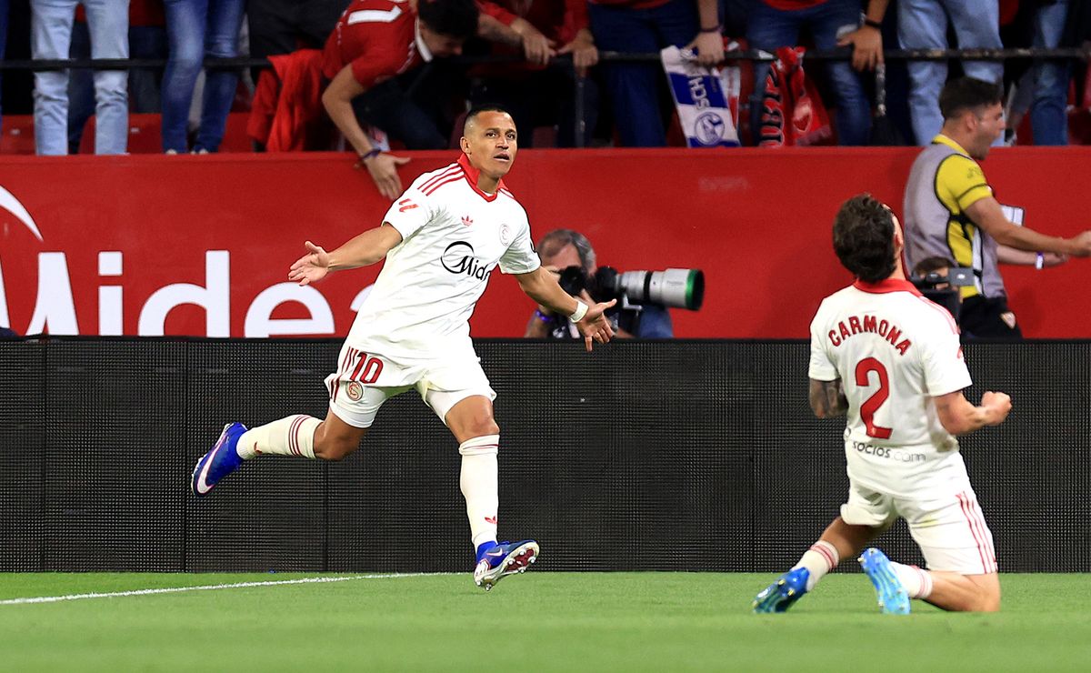 Alexis Sánchez calza perfecto en el nuevo camarín que desea el DT del Sevilla: más lejos de U de Chile