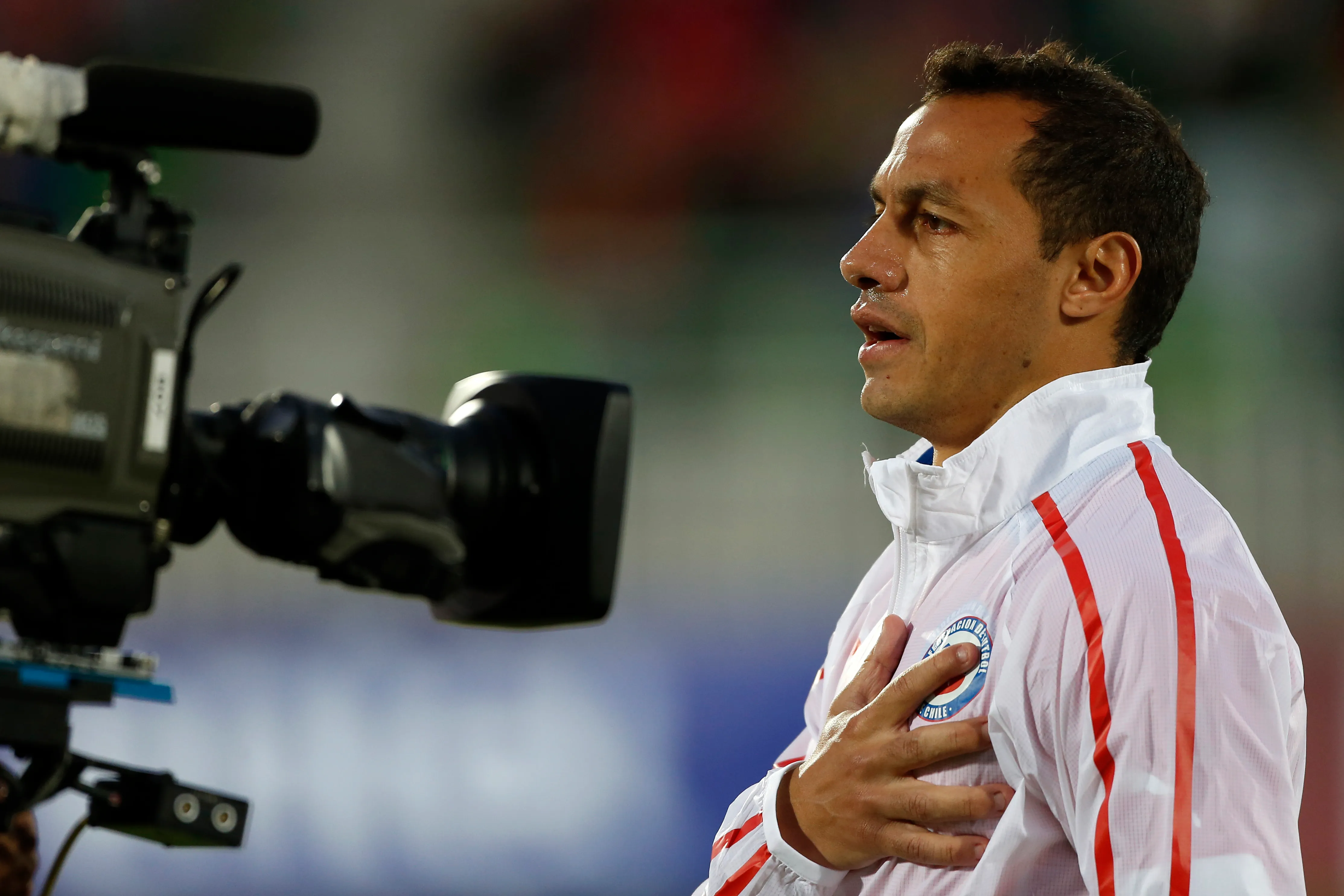 Marcelo Díaz en el año 2014, jugando por Chile /Photosport