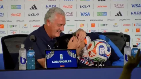 El emotivo momento entre Gustavo Alfaro y Diego Gómez