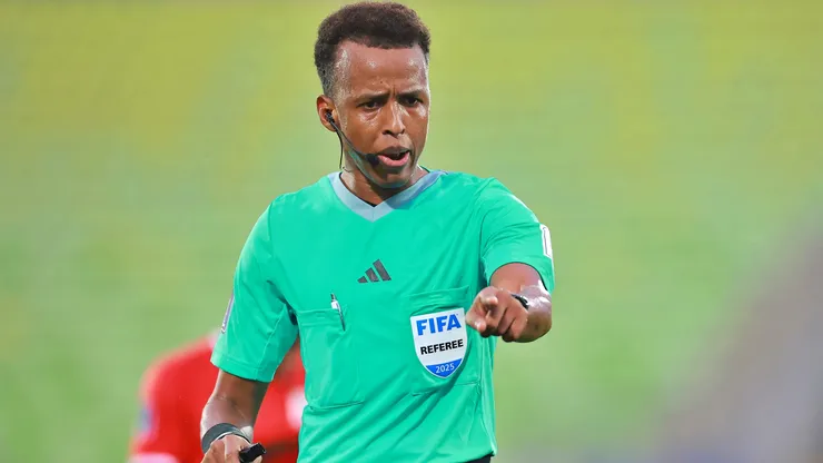 El árbitro somalí Omar Abdulkadir Artan abre grieta entre FIFA/EE.UU y UEFA.