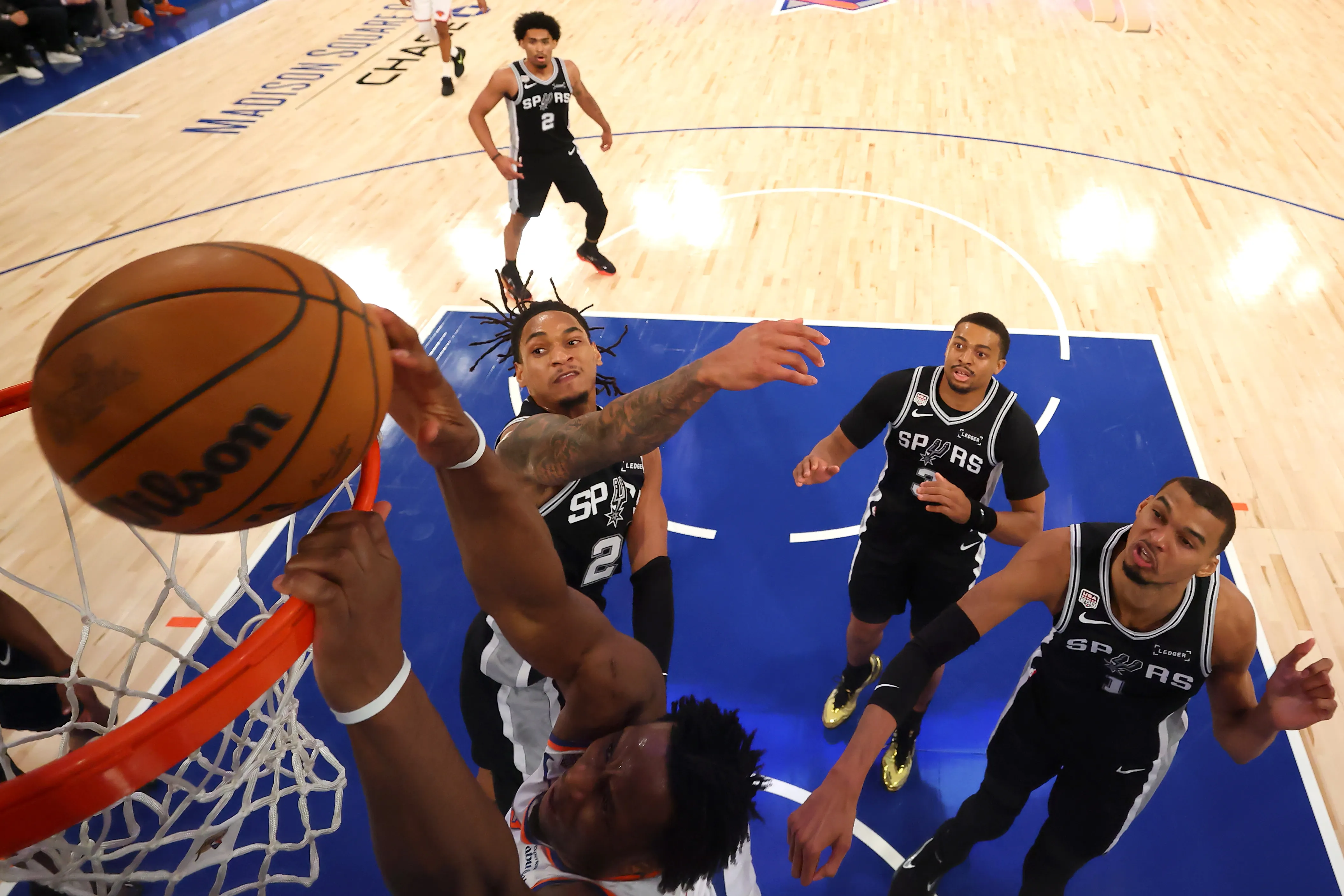 OG Anunobyle dio el punto del triunfo a los Knicks/Getty Images)