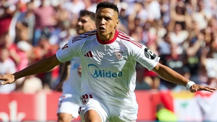 Alexis Sánchez negocia su continuidad en el Sevilla.