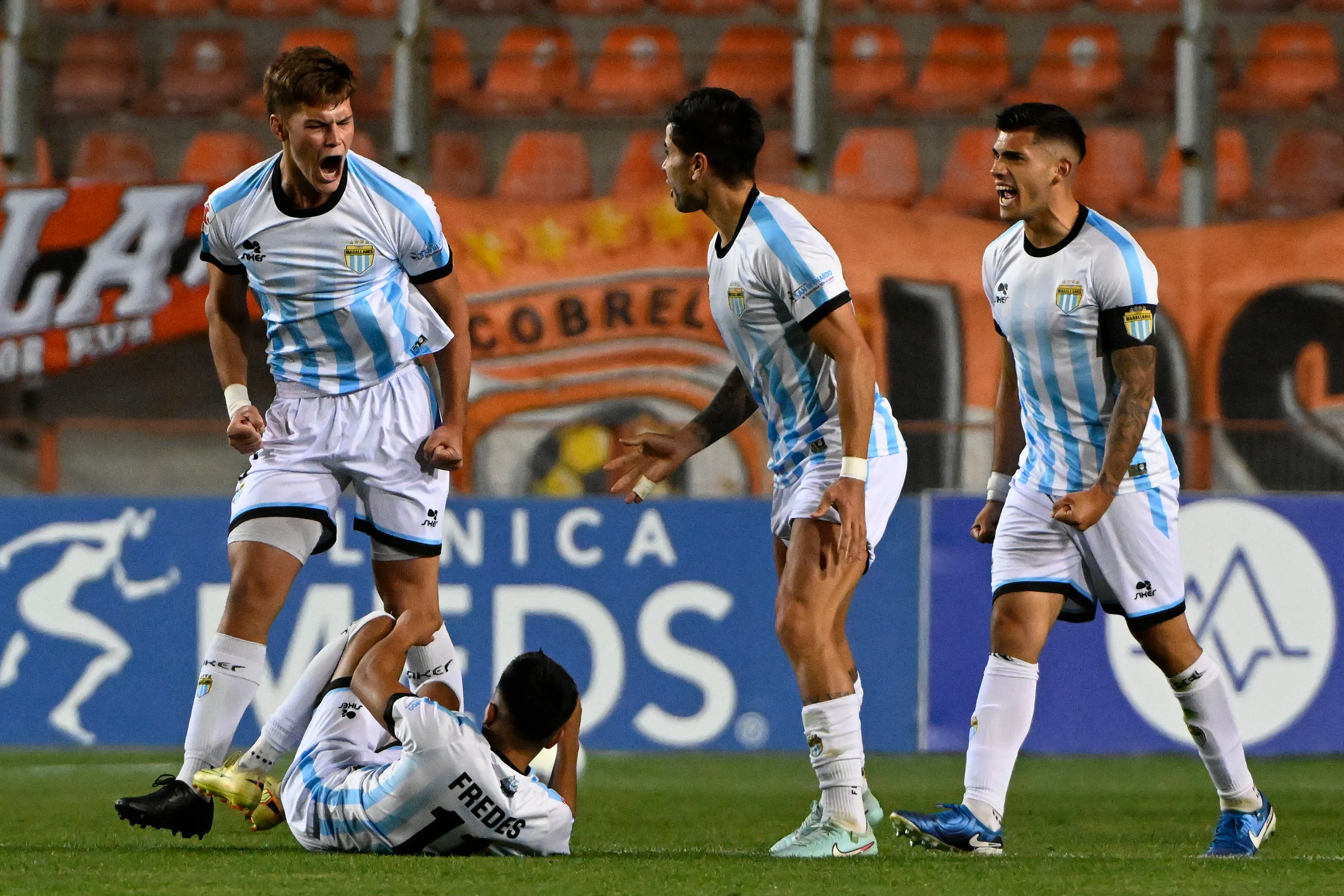 Otro grito del gol de Jeremías James ante el puntero de la Liga de Ascenso. (Pedro Tapia/Photosport)