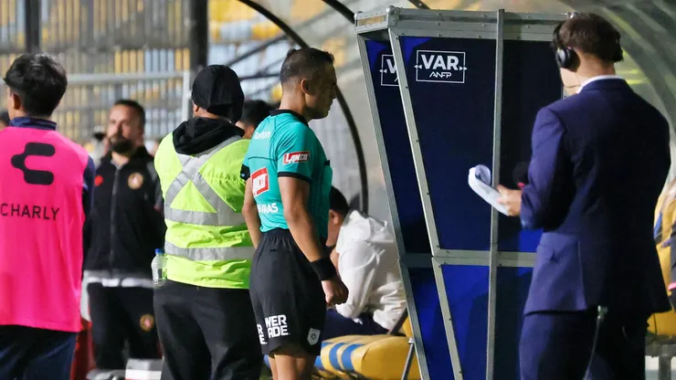 El VAR puede implementarse en Primera B durante la segunda rueda.