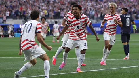Estados Unidos aprovechó autogol de Paraguay para ponerse arriba en el marcador