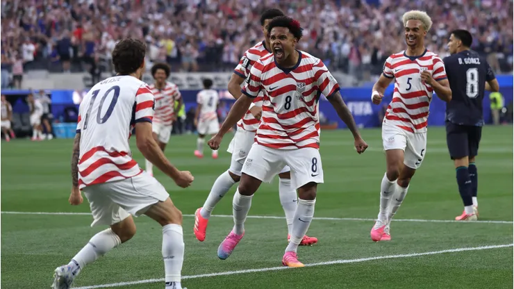 Estados Unidos aprovechó autogol de Paraguay para ponerse arriba en el marcador