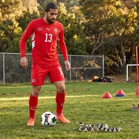 Jugador "chileno" sufre por serpientes venenosas en el Mundial 2026