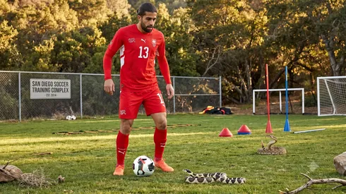 Ricardo Rodríguez y Suiza sufren la presencia de serpientes venenosas en el Mundial.