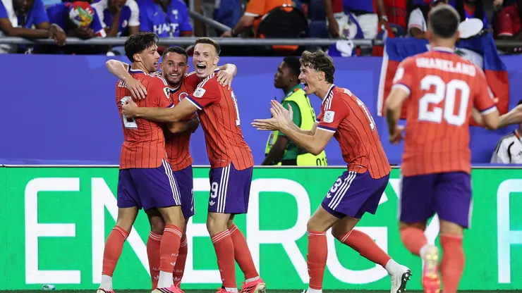 John McGinn marcó el único gol de Escocia.