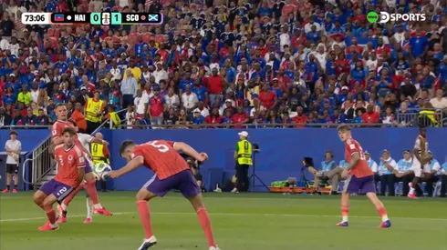 Una de las manos que reclama Haití en el Mundial.