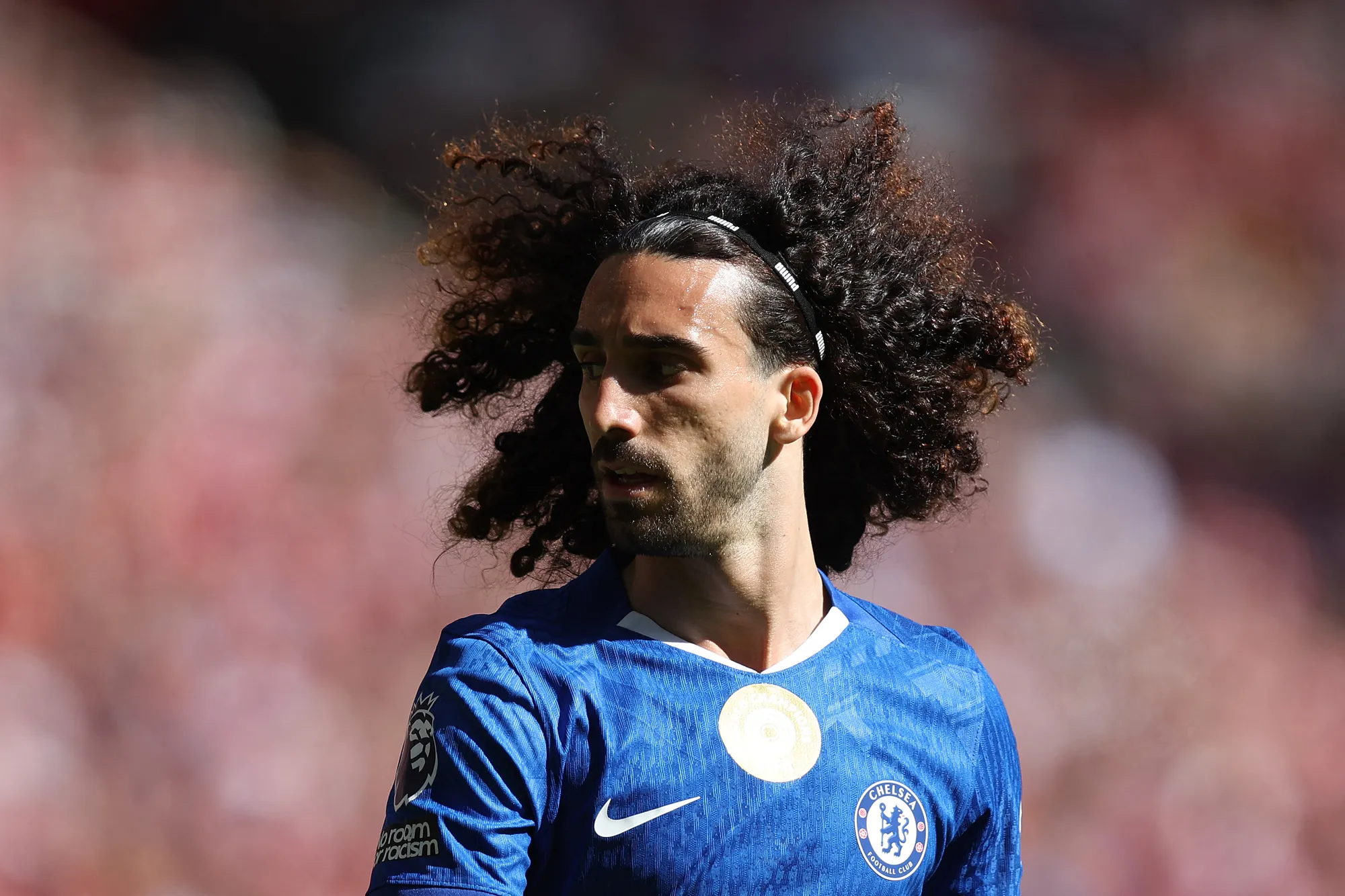Formado en Barcelona y pilar del Chelsea: el peluca Cucurella ficha por Real Madrid.