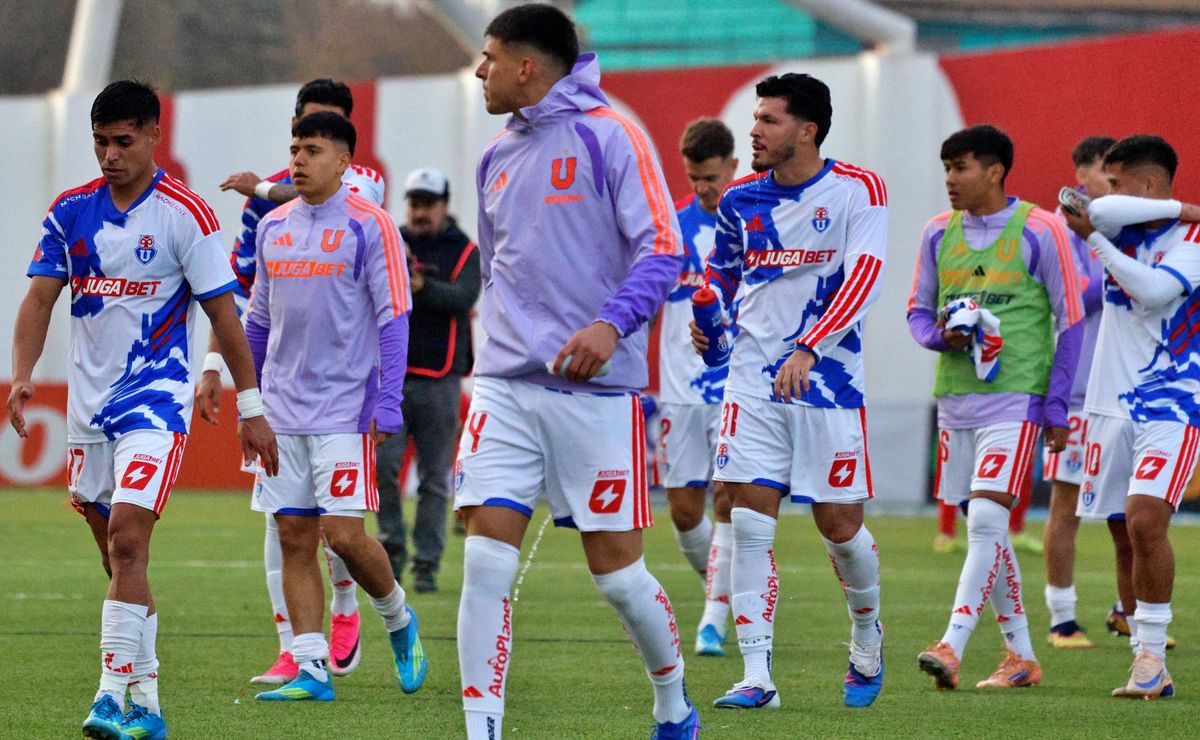 Horacio Rivas barre con el plantel de la U tras empate: “Son muchos los errores”