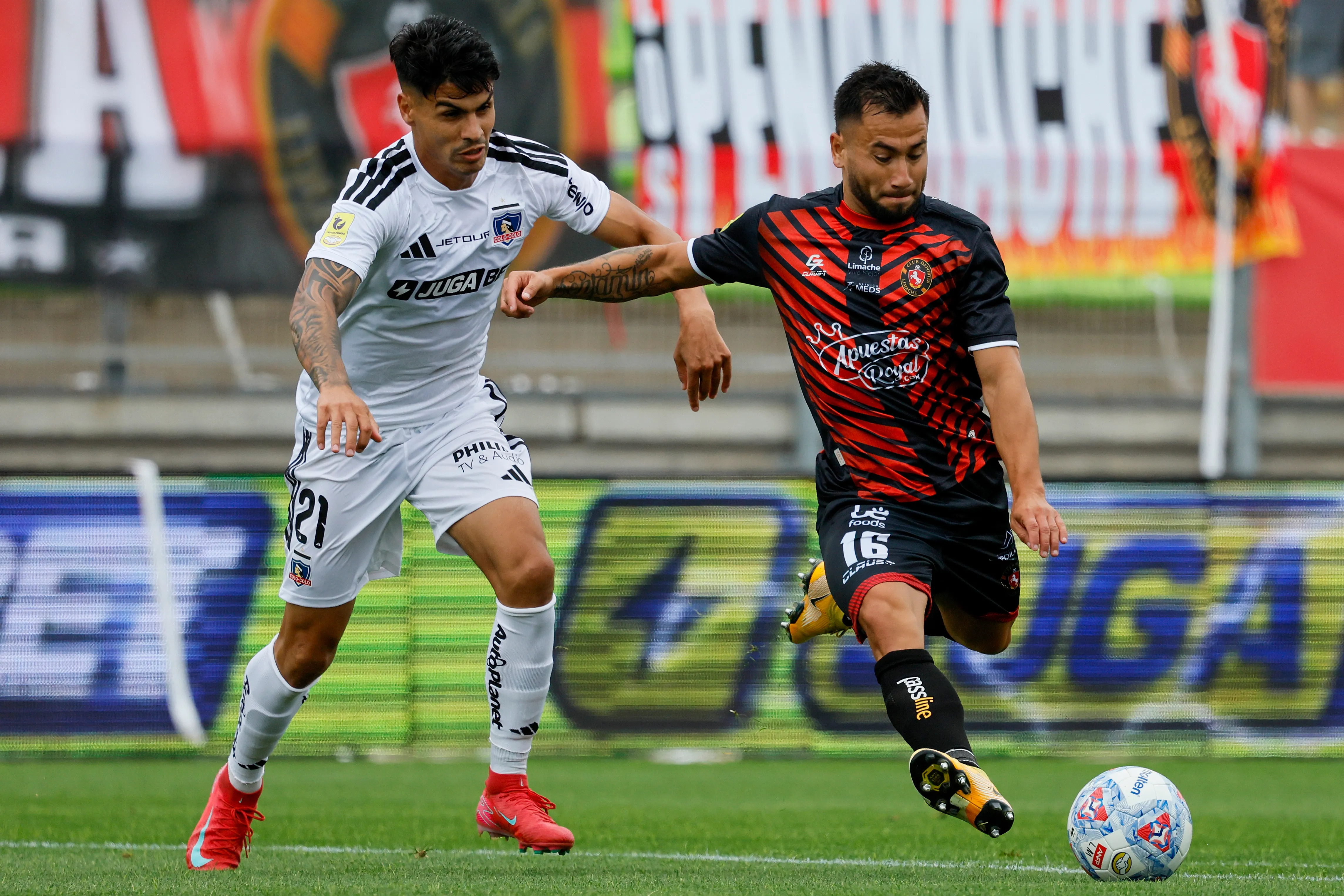 Limache avisó que escuchará lo que quiere Jean Meneses antes de sentarse a negociar con Colo Colo. Foto: Photosport.