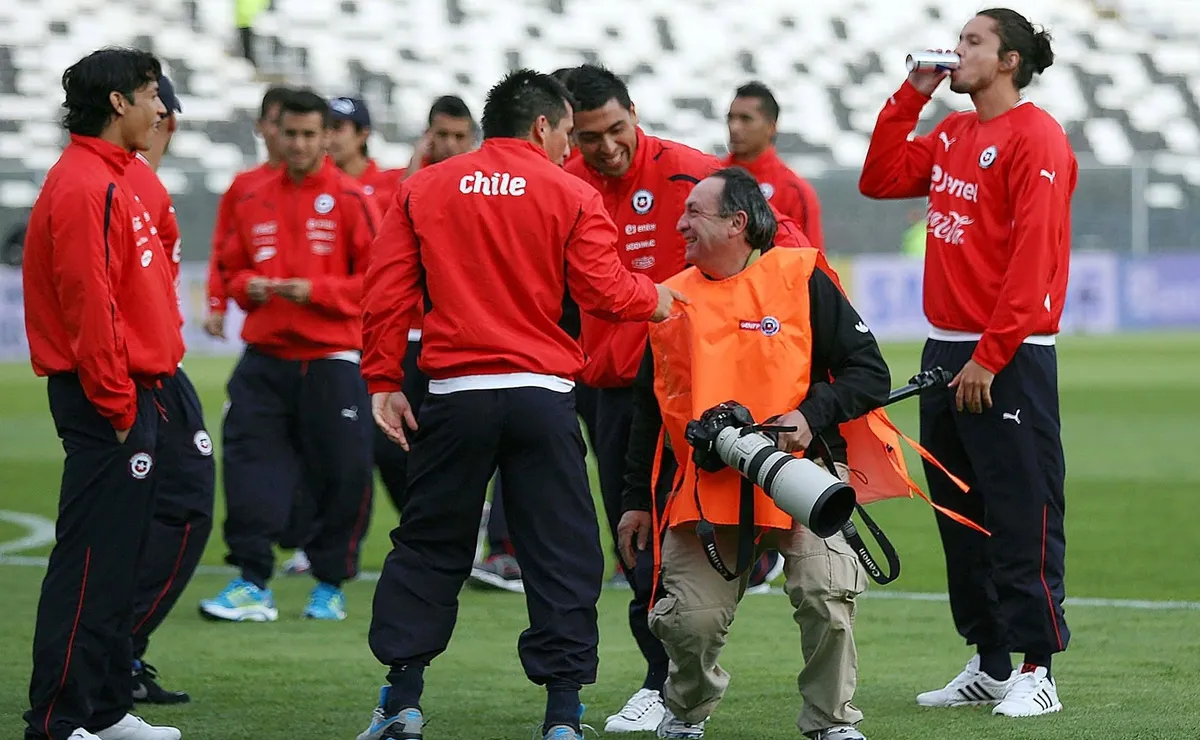 Fallece Marco Muga, fotógrafo de la selección chilena