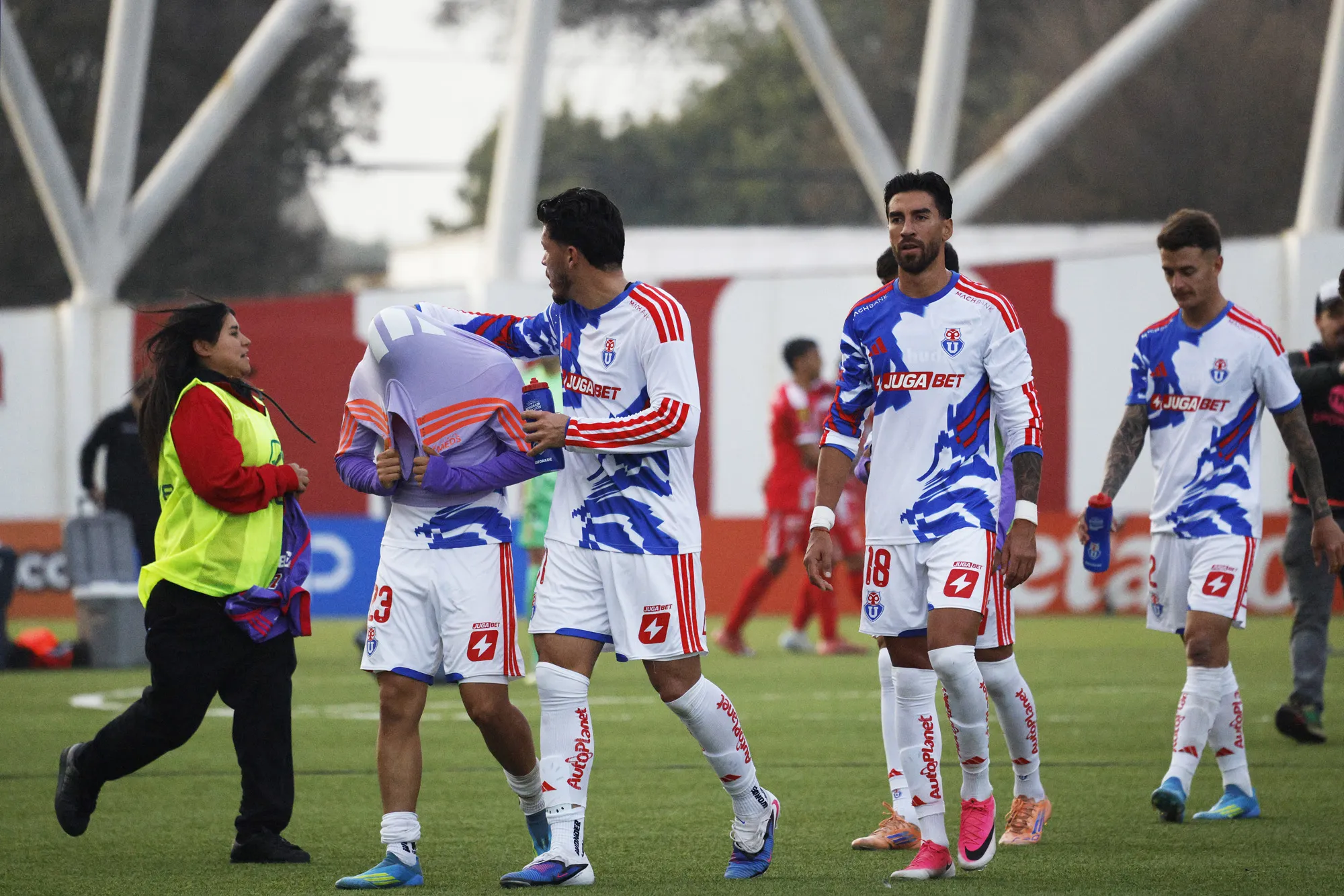 Caté Ibarra no tiene dudas: en el penal cobrado contra la U Sáez estaba fuera de juego.