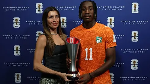 Yan Diomande tiene 19 años y milita en la Bundesliga de Alemania.