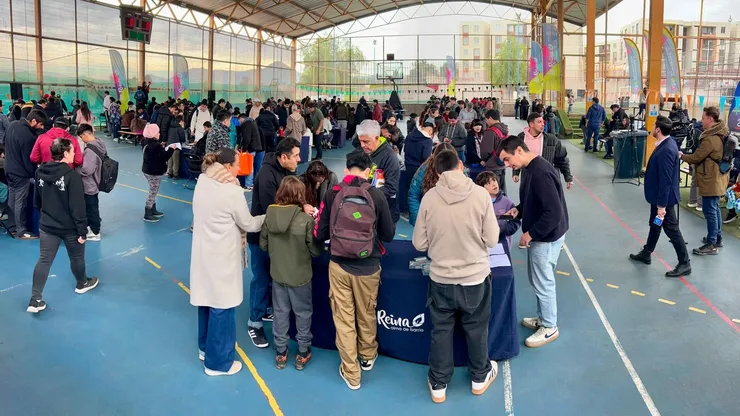Las familias pudieron cambiar láminas y otros llenar el álbum.