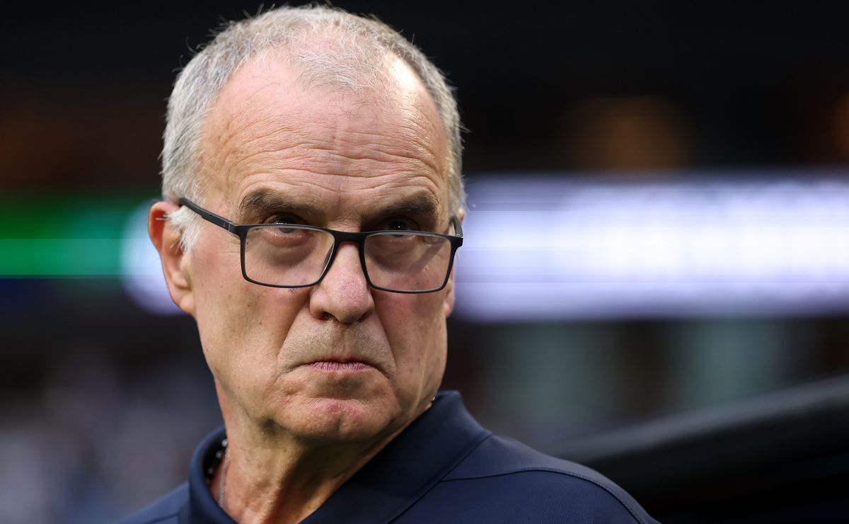 Marcelo Bielsa responde por polémica foto con Uruguay en el Mundial 2026: “No soy un modelo”