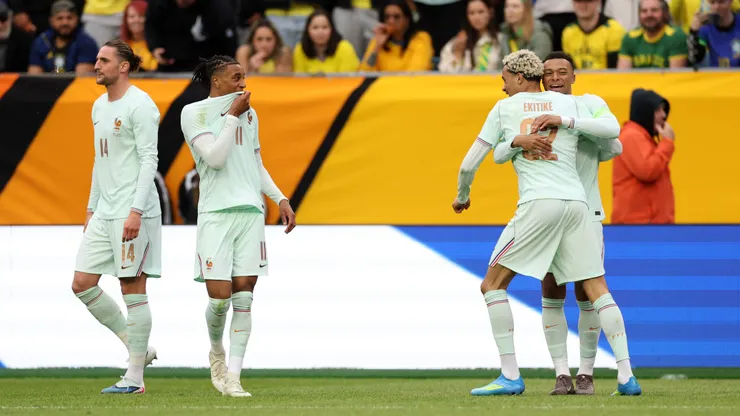 Francia va con todo su potencial ante Senegal.