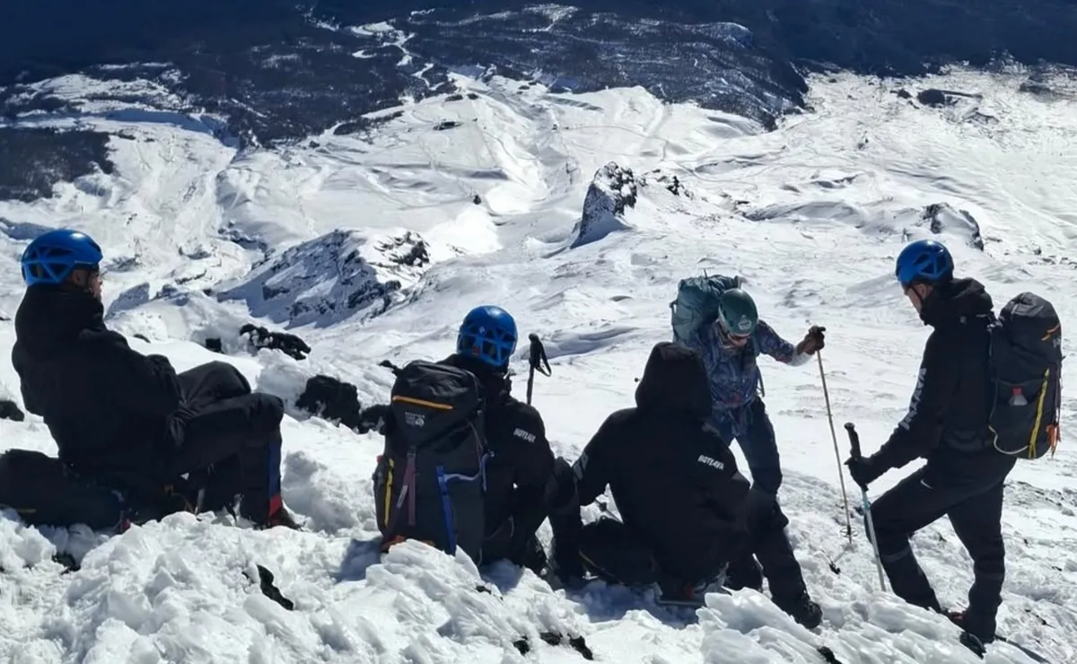 Erick Pulgar comparte hazaña en volcán Villarrica Erick Pulgar comparte hazaña en volcán Villarrica